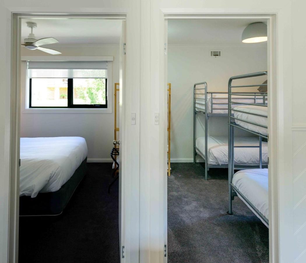Georges Bay Apartments 4*