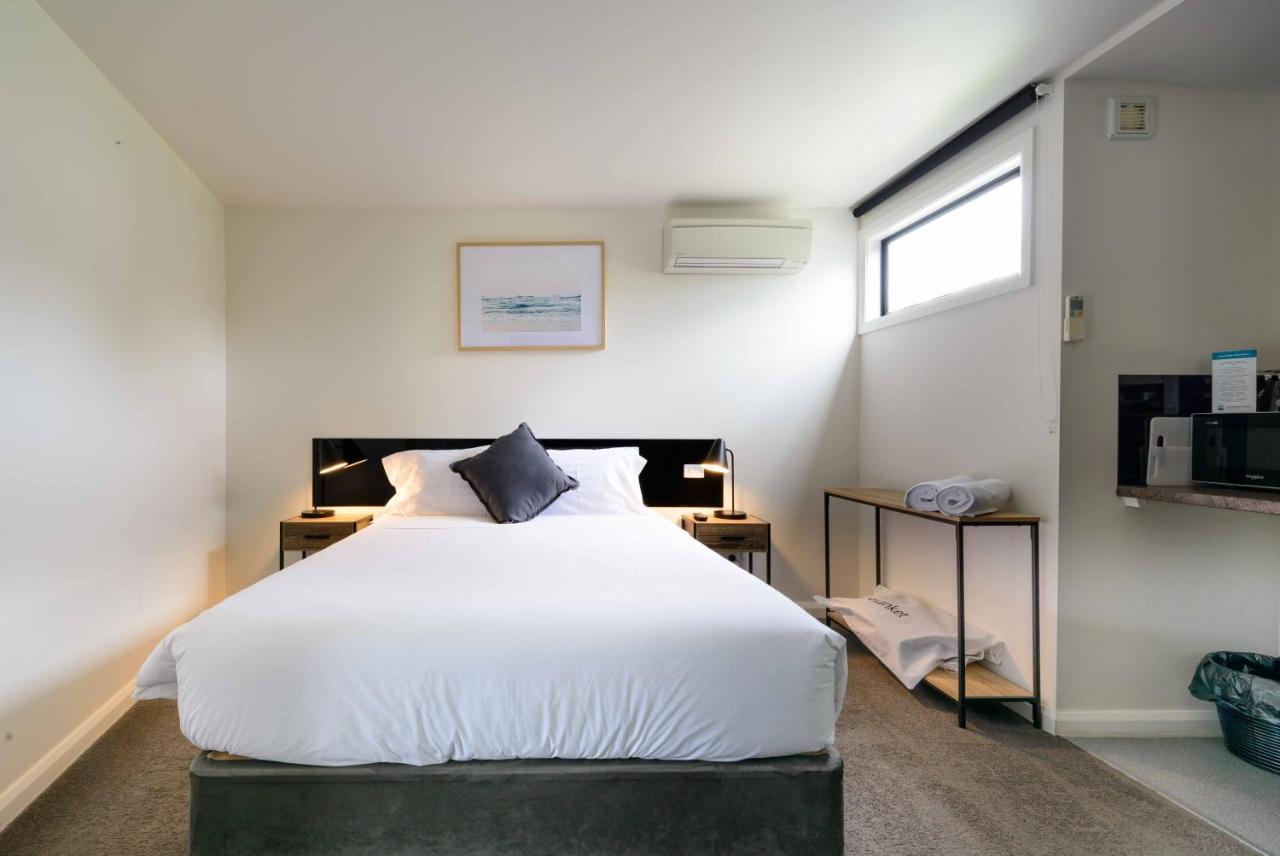Aparthotel Georges Bay Apartments