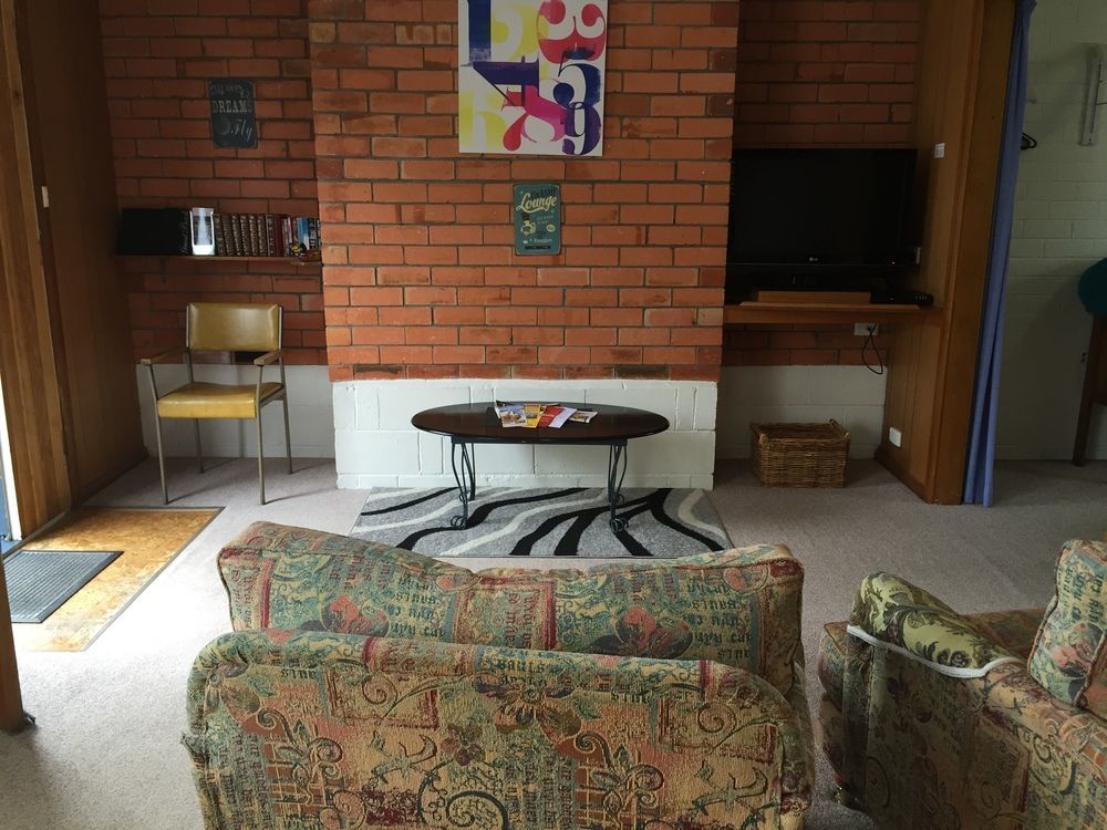 Aparthotel Georges Bay Apartments 4*