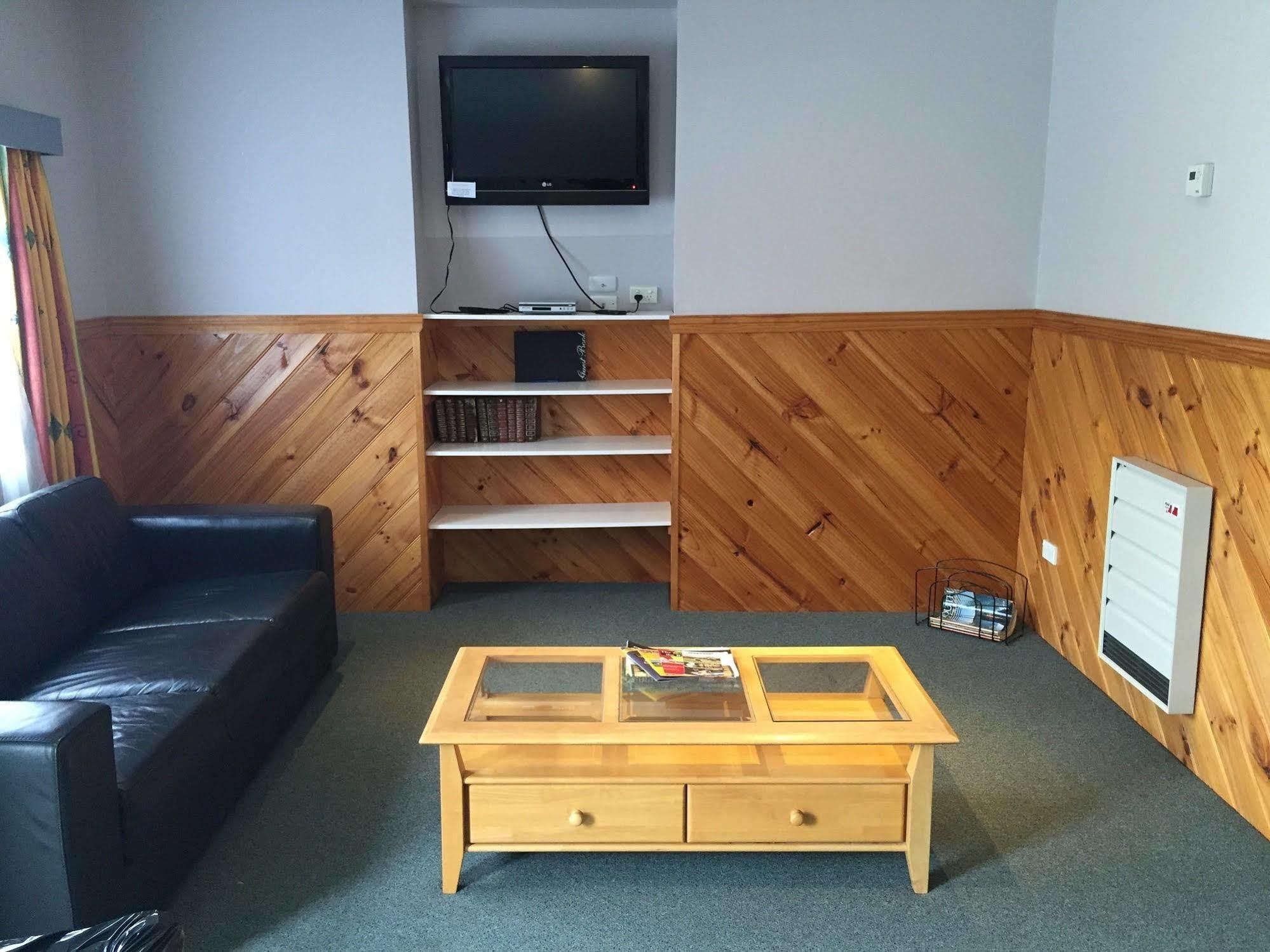 Georges Bay Apartments 4*