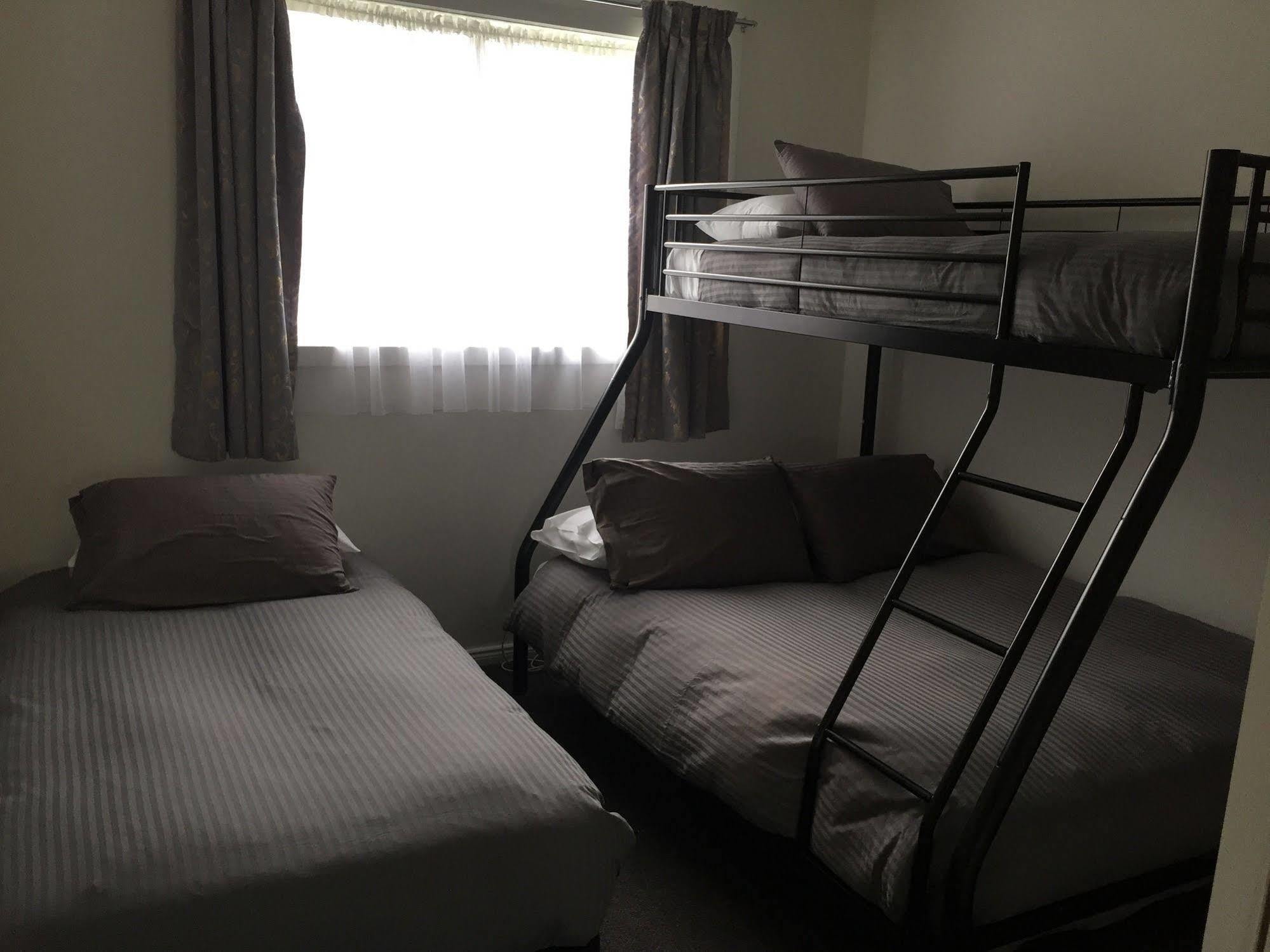 Georges Bay Apartments Aparthotel