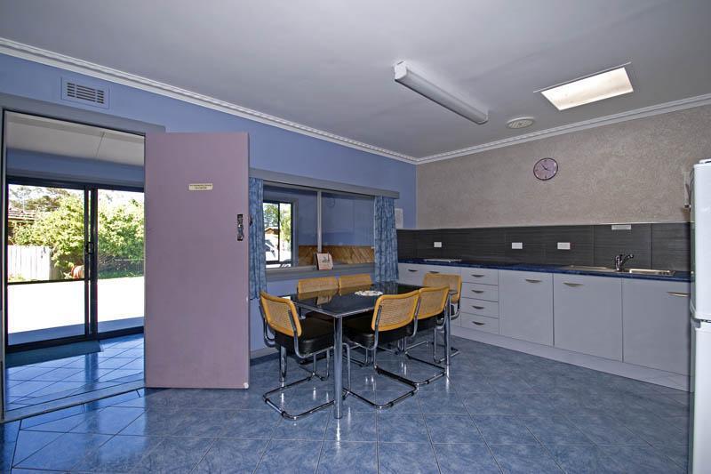 Aparthotel Georges Bay Apartments 4*