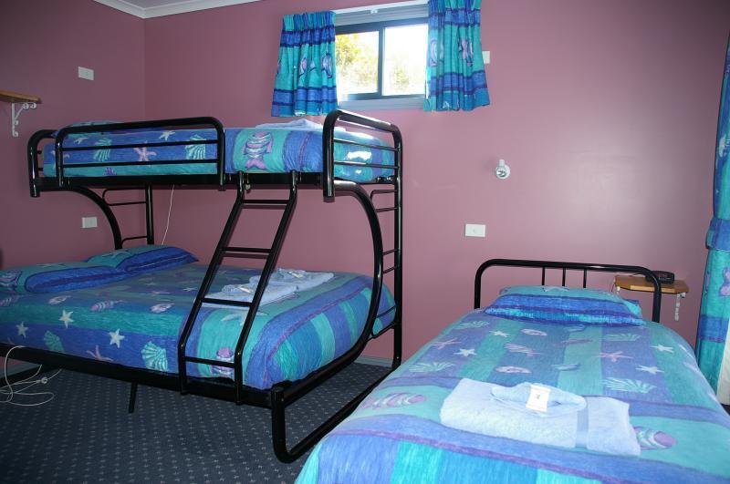 Aparthotel Georges Bay Apartments 4*
